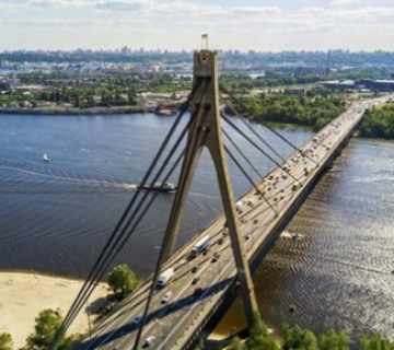 В Киеве на месяц ограничат движение транспорта на Северном мосту