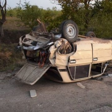 ДТП под Николаевом: автомобиль перевернулся на крышу, водитель сбежал