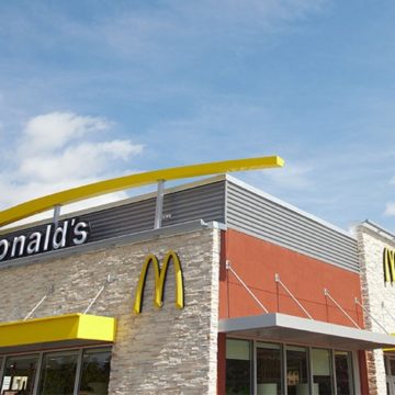 Охрана, отмена: столичные власти остановили строительство McDonald’s на Березняках