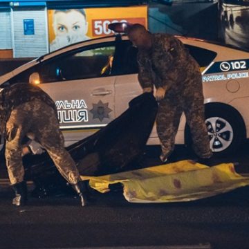 В Киеве авто на большой скорости сбило человека