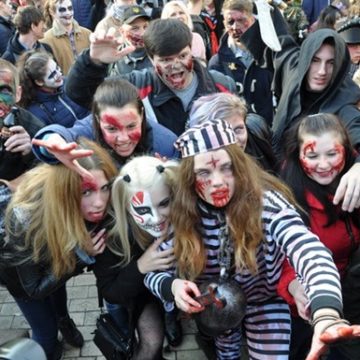 В Киеве прошел парад «зомби»