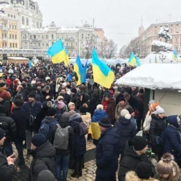 В центре Киева задержали двух вооруженных мужчин