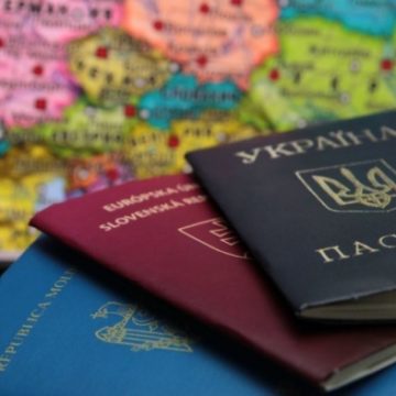 Двойное гражданство или паспортное крепостничество: куда идет Украина