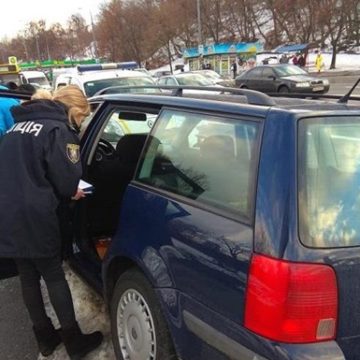 В Киеве задержали иностранцев, которые грабили авто