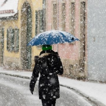 Штормовые предупреждения и снегопады в Центральной Европе