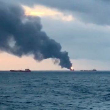 В МинВОТ уточнили данные о сгоревших у Азова танкерах-контрабандистах