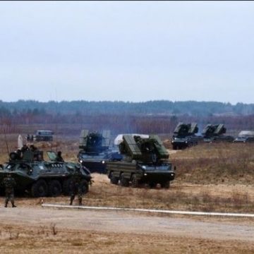 Армия на Донбассе укрепила средства обороны от авиационных атак, — Наев