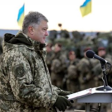 Порошенко отверг предложения изменить государственное устройство Украины