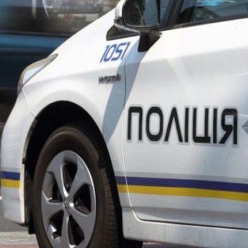 В центре Николаева автомобиль сбил мать и ребенка