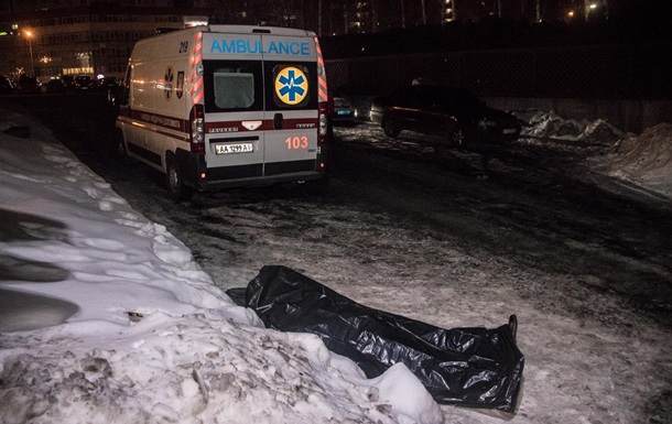 Возле супермаркета в Киеве обнаружили тело охранника