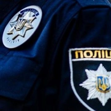 В Киеве копа посадили в тюрьму за ограбление ребенка